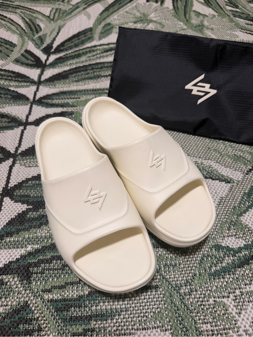 Represent 247 Arc-3 Recovery Slides Sandals Cream Mens Size 11